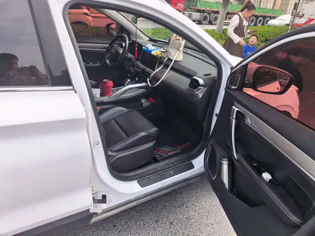 Geely Binyue — миниатюра 18