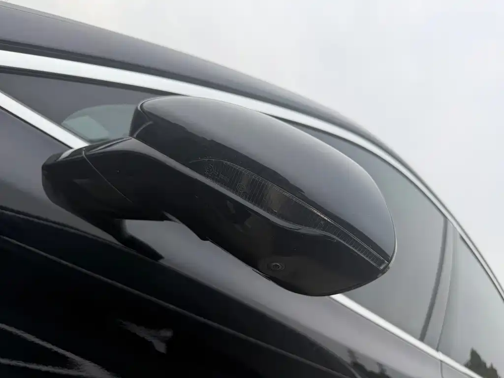 Hongqi Hongqi H5 — миниатюра 6