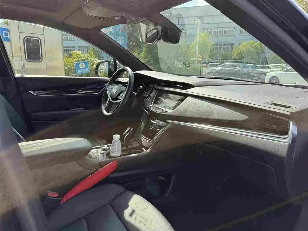 Cadillac XT5 — миниатюра 8