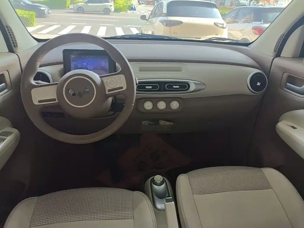 Wuling MINIEV — миниатюра 10