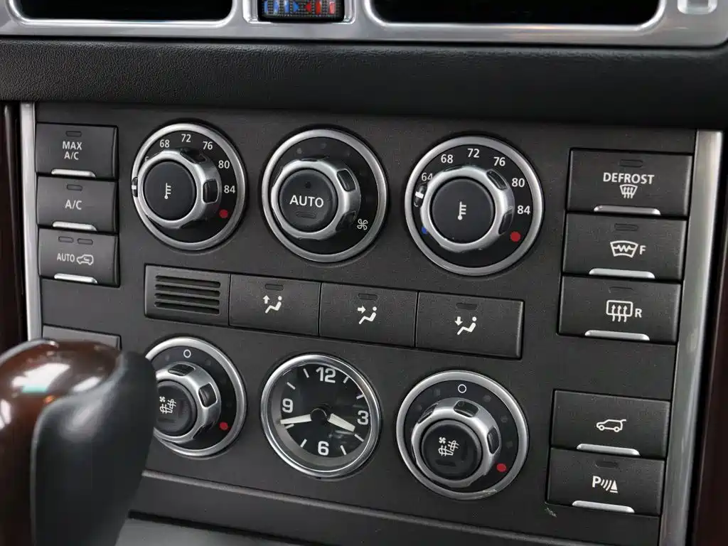 Land Rover Range Rover — миниатюра 20
