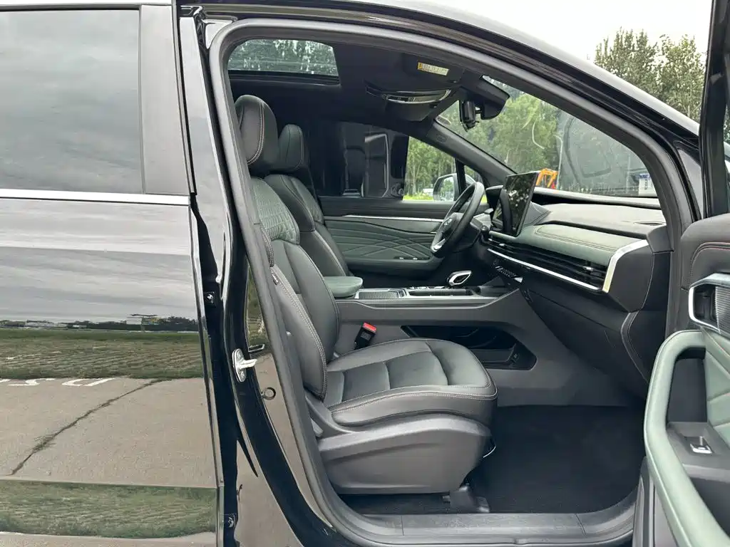 Geely Haoyue L — миниатюра 16