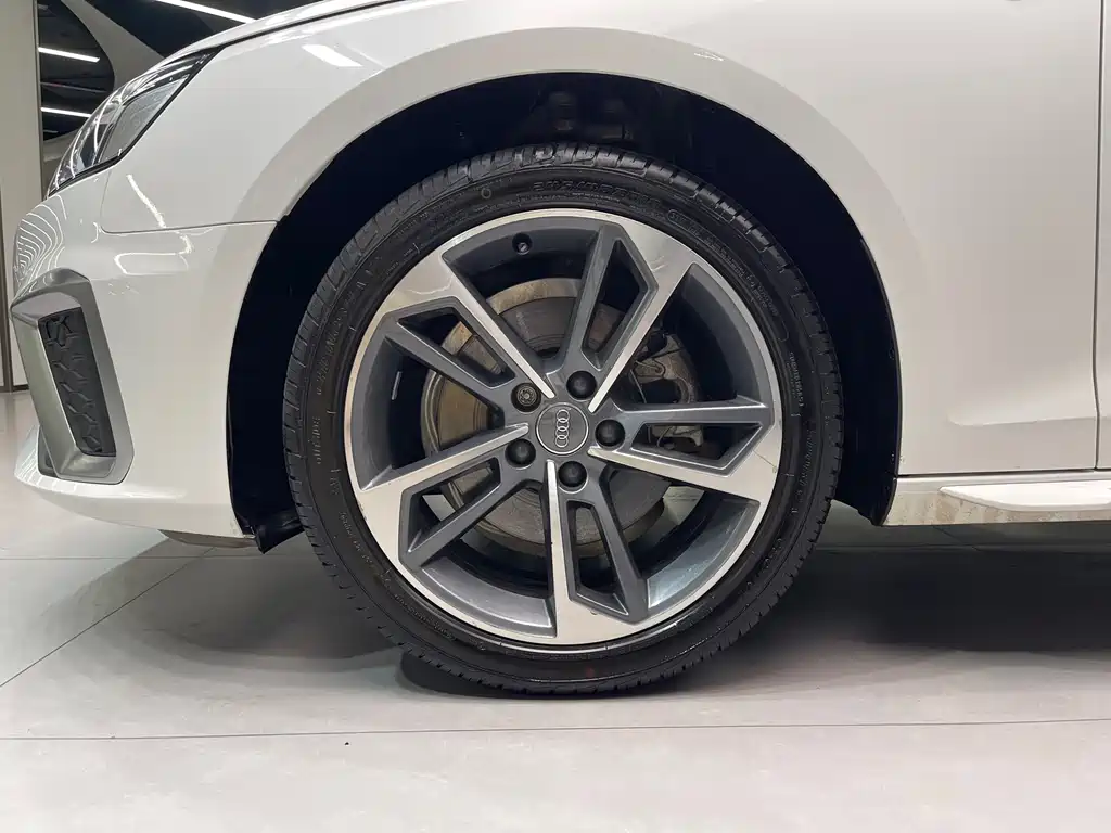 Audi A4L — миниатюра 15