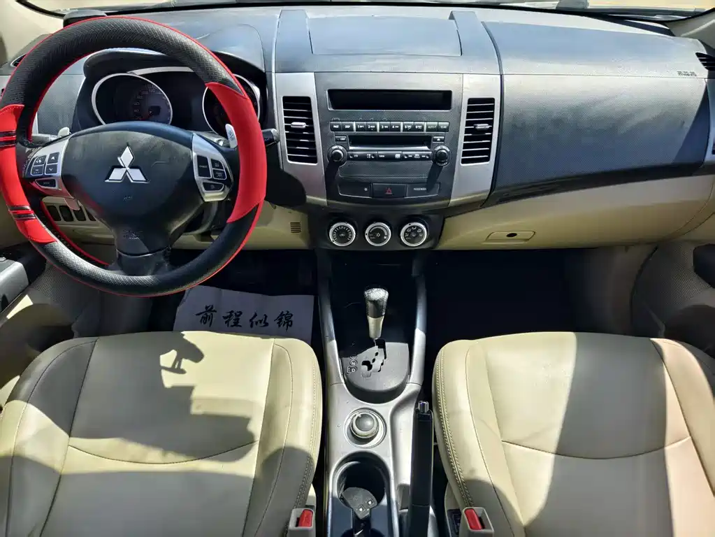 Mitsubishi Outlander (Import) — миниатюра 9