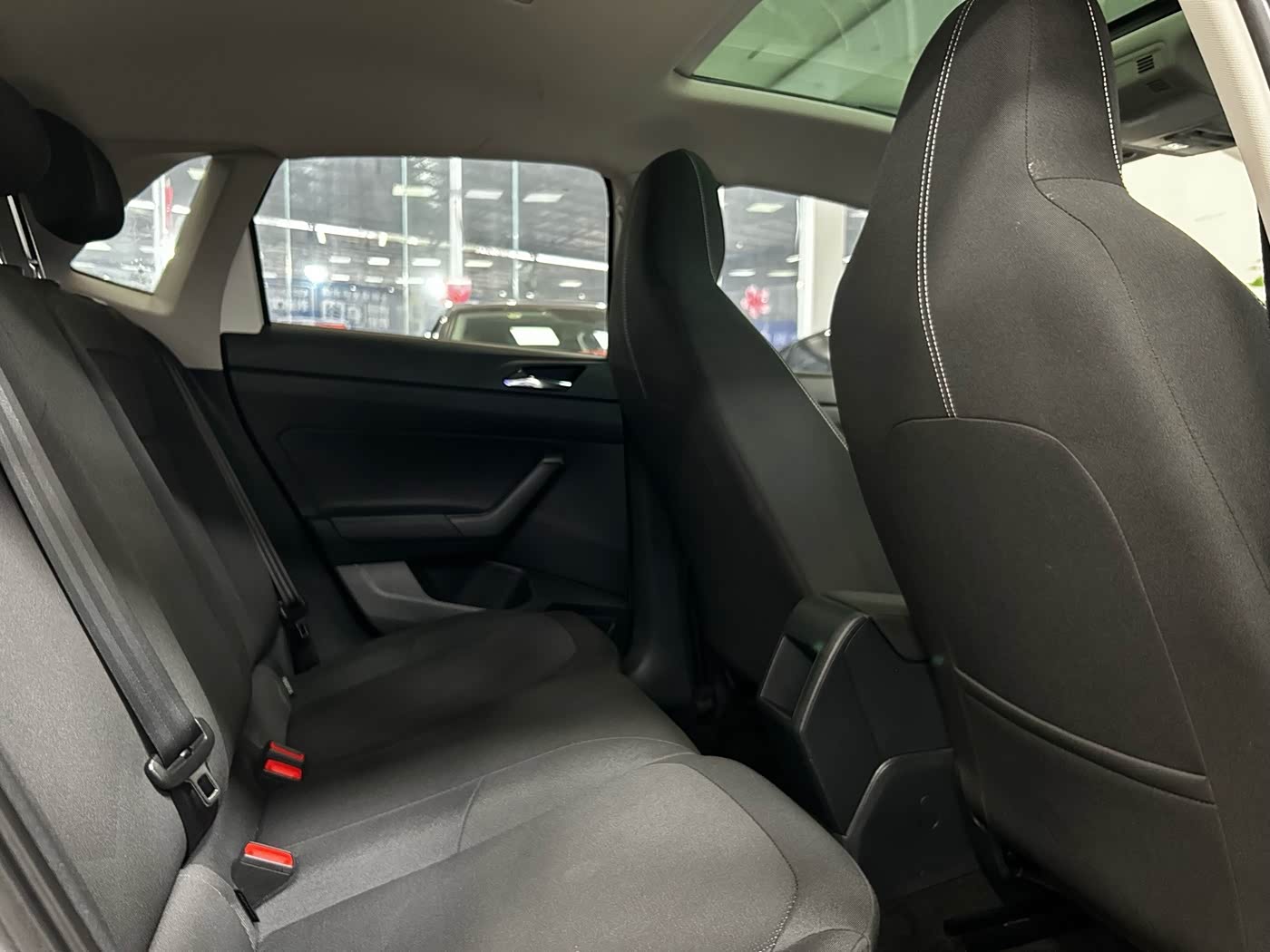 Volkswagen Polo 1.5 л 2021 г. Белый, пробег 25800 км