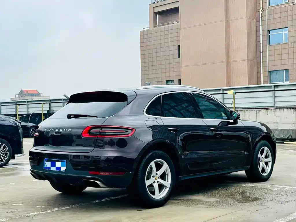 Porsche Macan — миниатюра 7