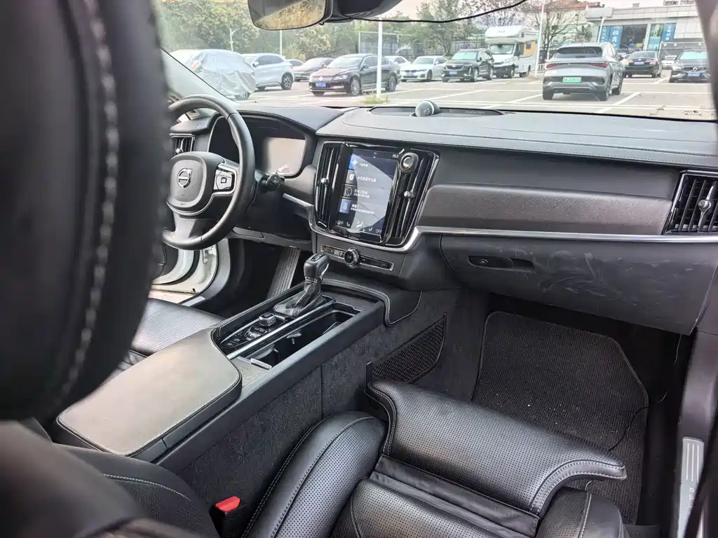 Volvo V90 — миниатюра 12