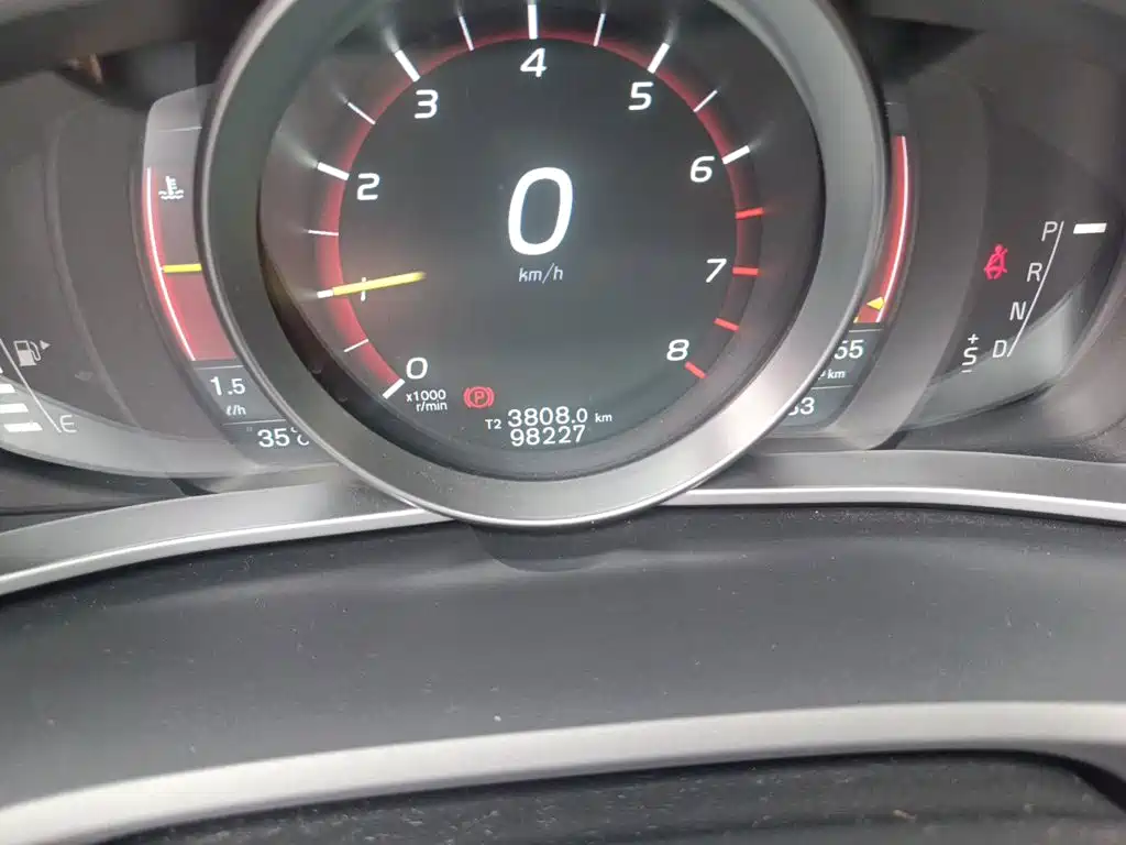 Volvo V40 — миниатюра 5