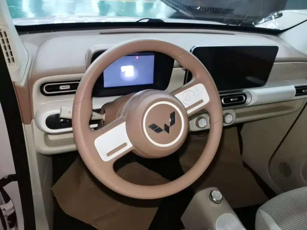 Wuling MINIEV — миниатюра 11