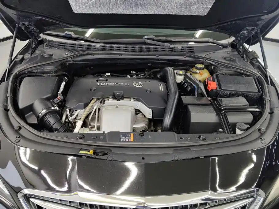 Buick LaCrosse — миниатюра 10