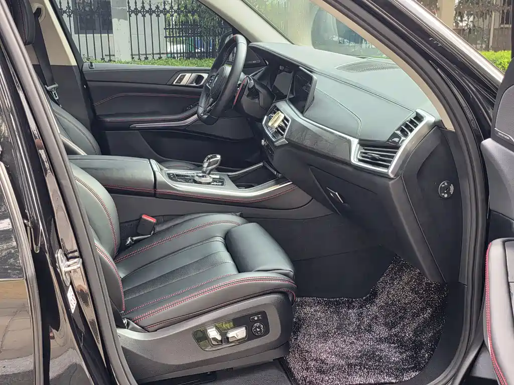 BMW X5 (Import) — миниатюра 7