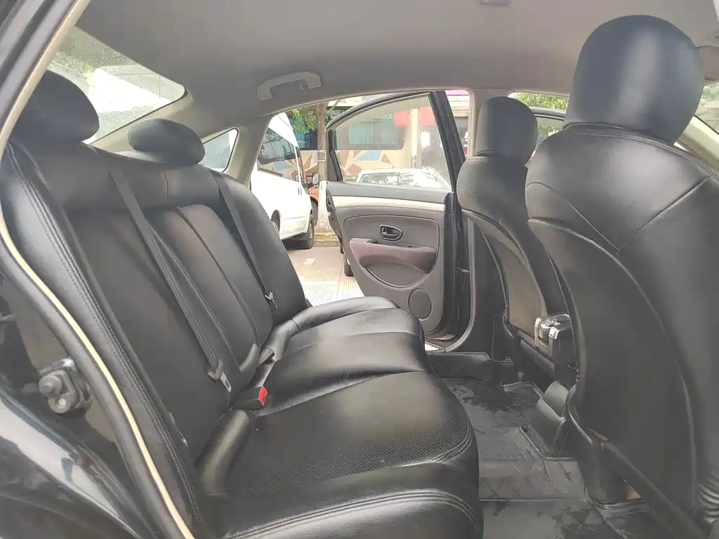 Nissan Sylphy 2016 1.6XE MT Lead