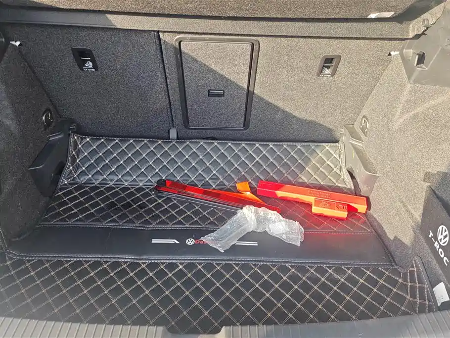 VOLKSWAGEN T ROC EXPLORING SONGS