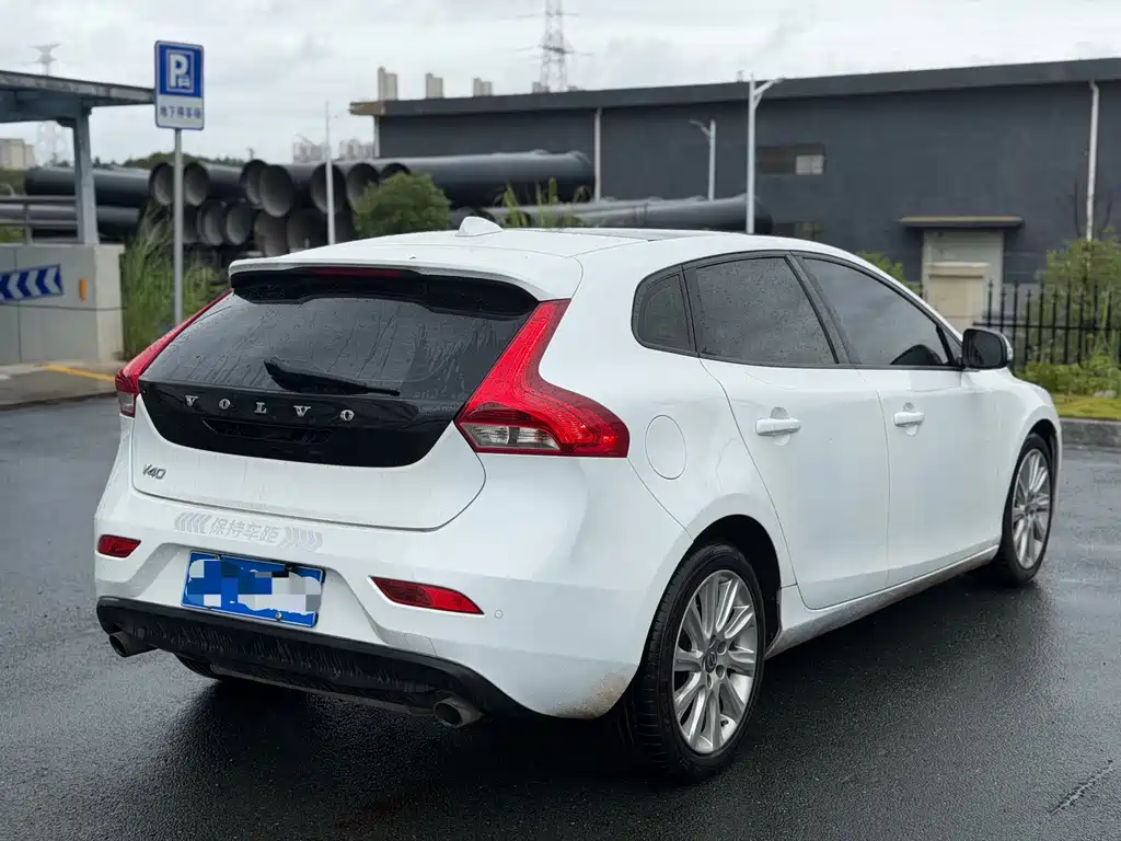 Volvo V40 — миниатюра 9