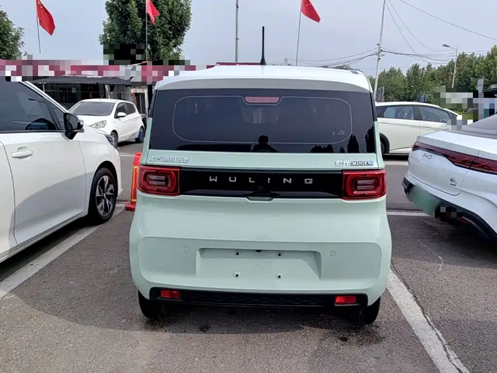 Wuling MINIEV — миниатюра 6
