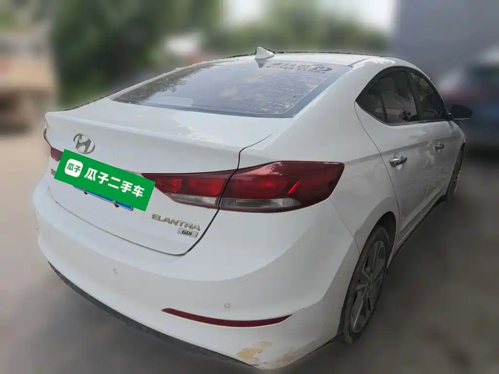 Hyundai Elantra — миниатюра 6