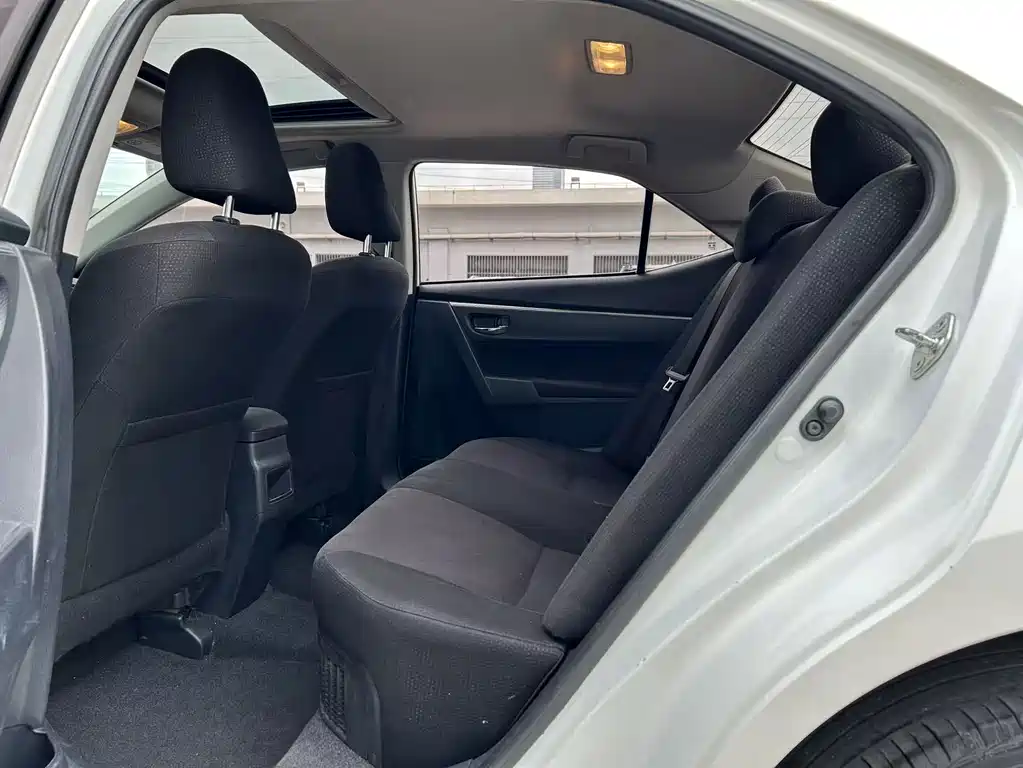 Toyota Corolla — миниатюра 6