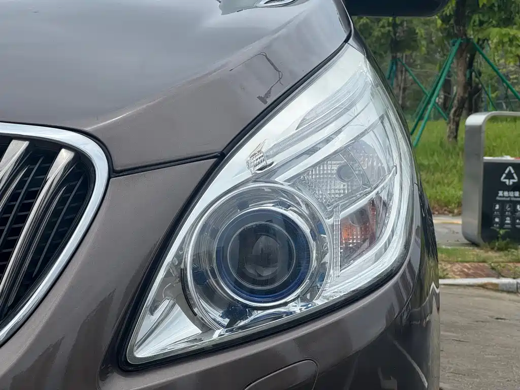 Buick GL8 — миниатюра 9