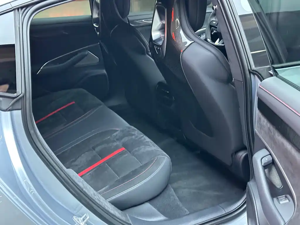 XIAOMI CAR XIAOMI SU7 ULTRA