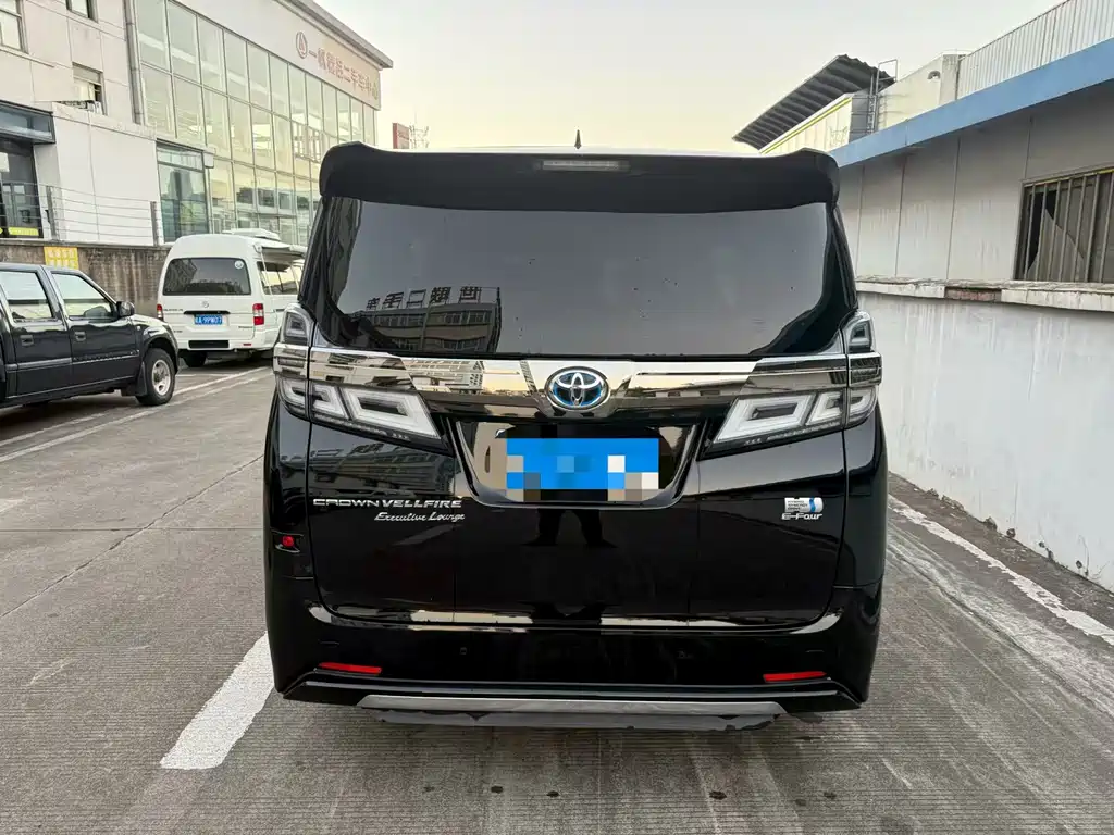 Toyota Vellfire — миниатюра 8