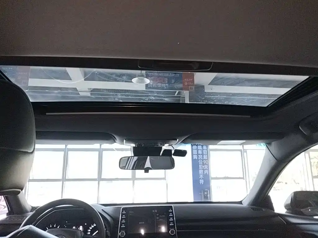 Toyota Avalon — миниатюра 18