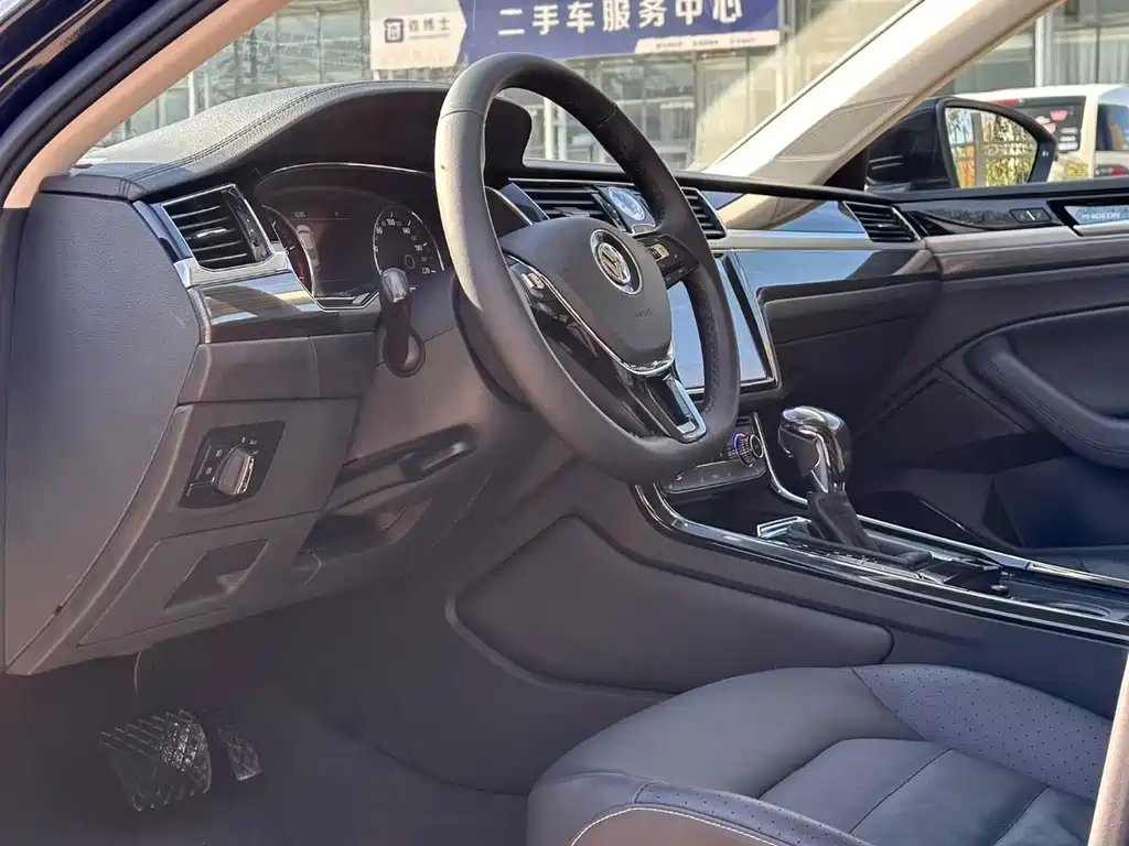 Volkswagen Phideon 2019 380TSI VI