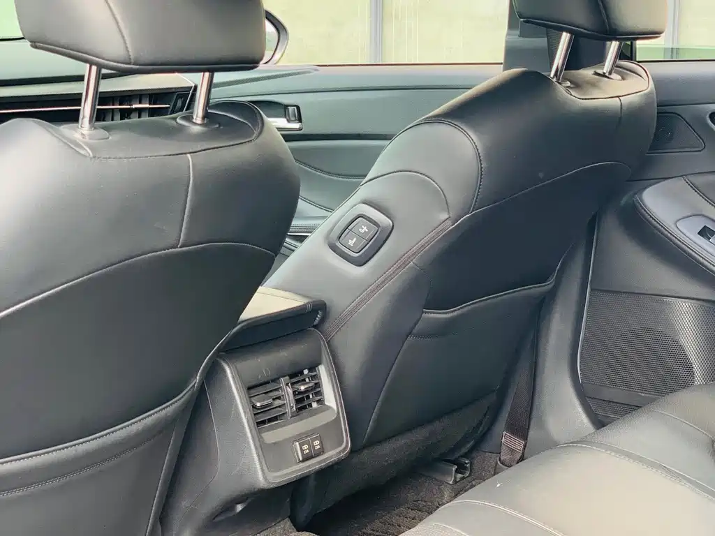 Toyota Avalon — миниатюра 18