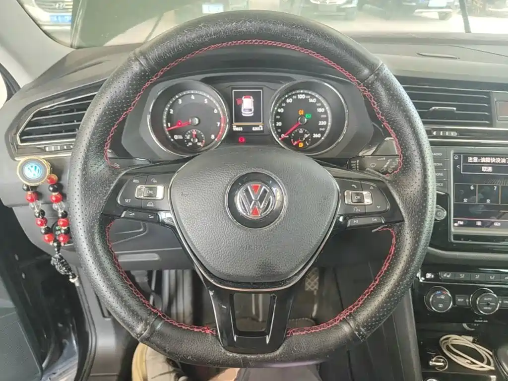 Volkswagen Tiguan L — миниатюра 11