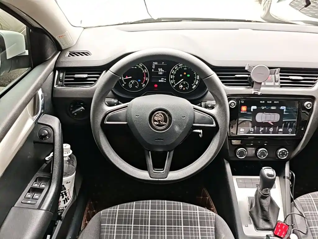 Skoda Octavia — миниатюра 11