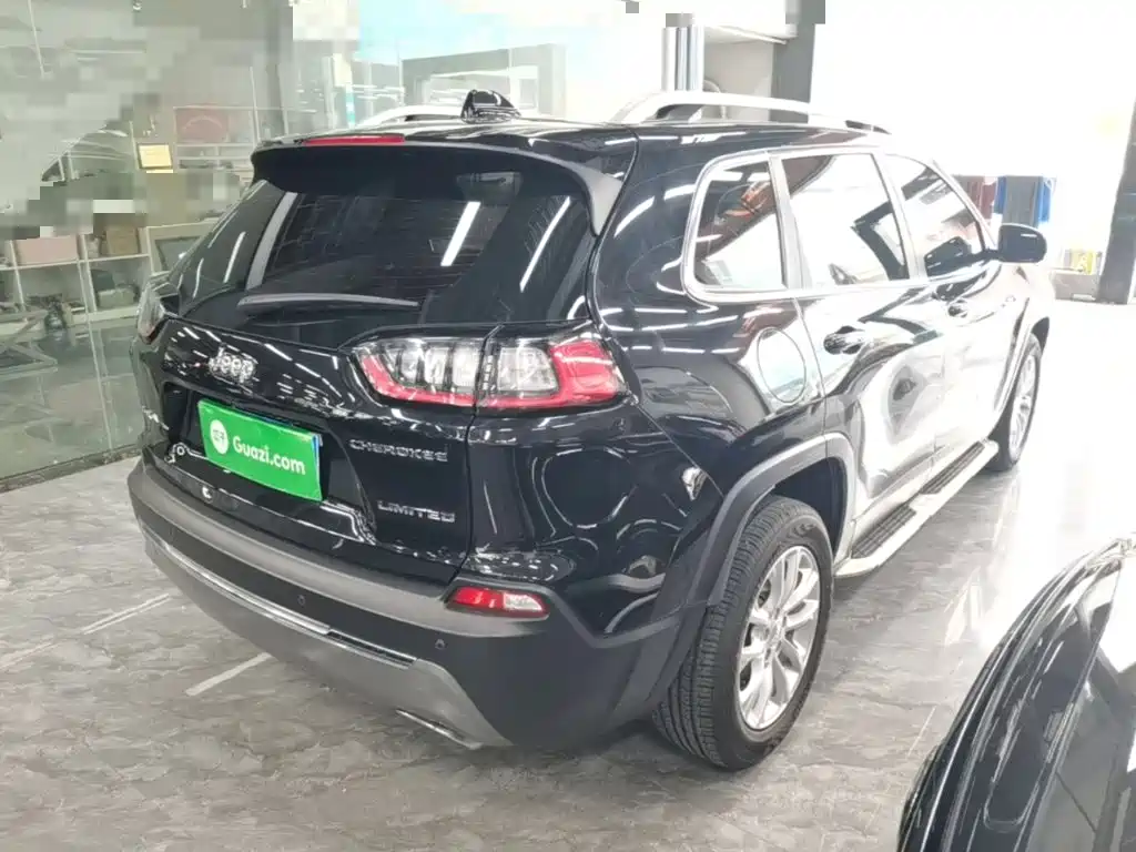 Jeep Cherokee — миниатюра 7