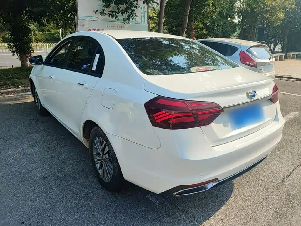 Geely Emgrand — миниатюра 5