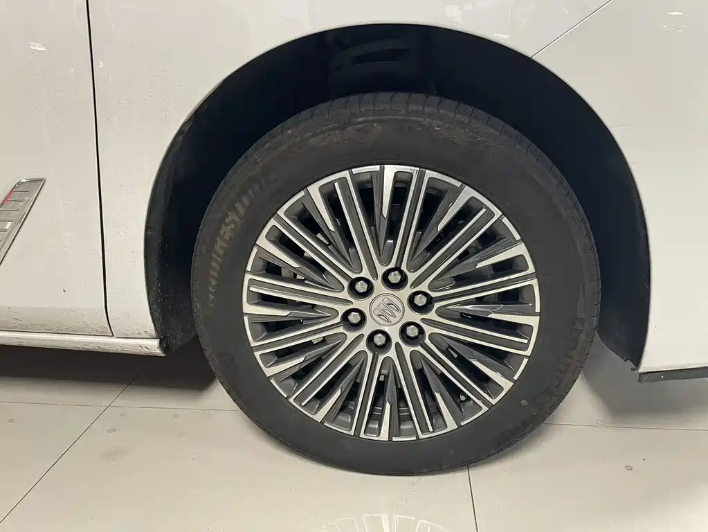 Buick GL8 Hybrid — миниатюра 9