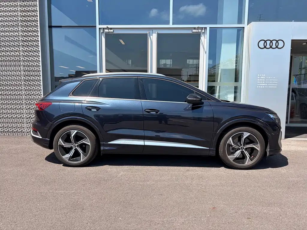 Audi Q4 e-tron — миниатюра 3