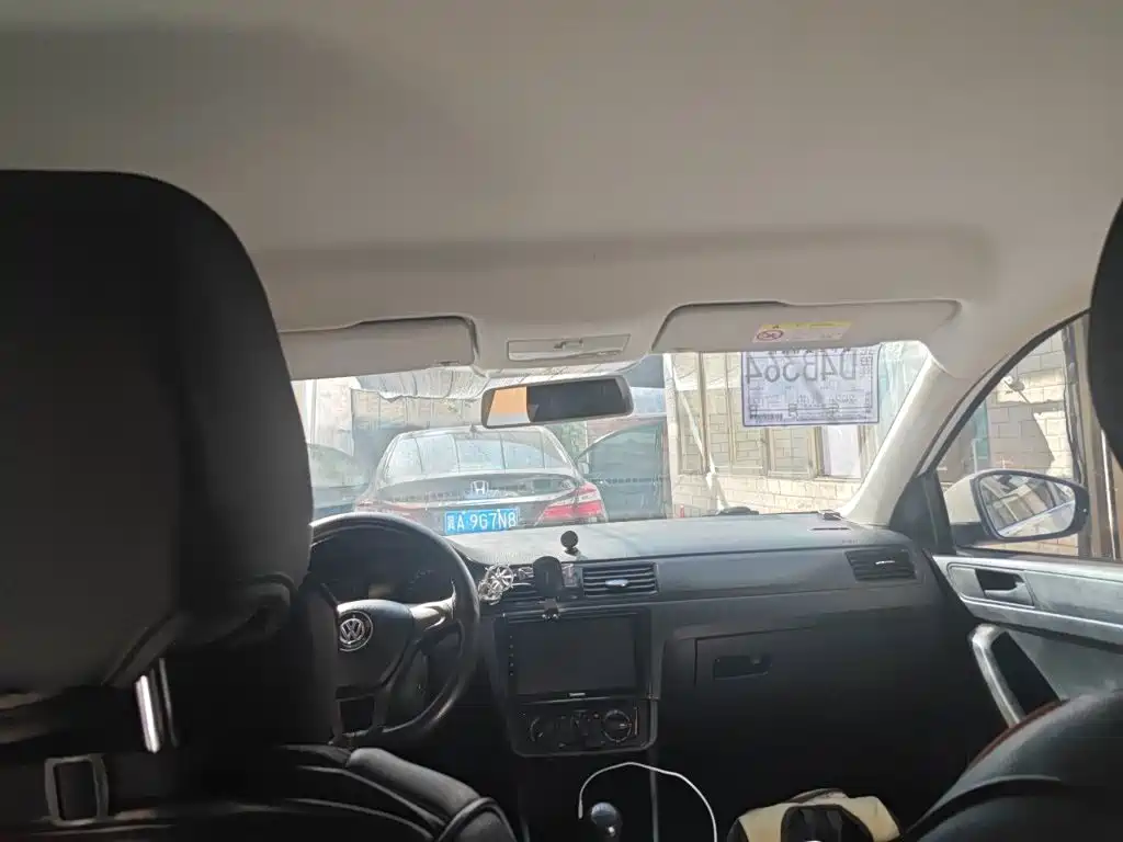 Volkswagen Santana — миниатюра 14