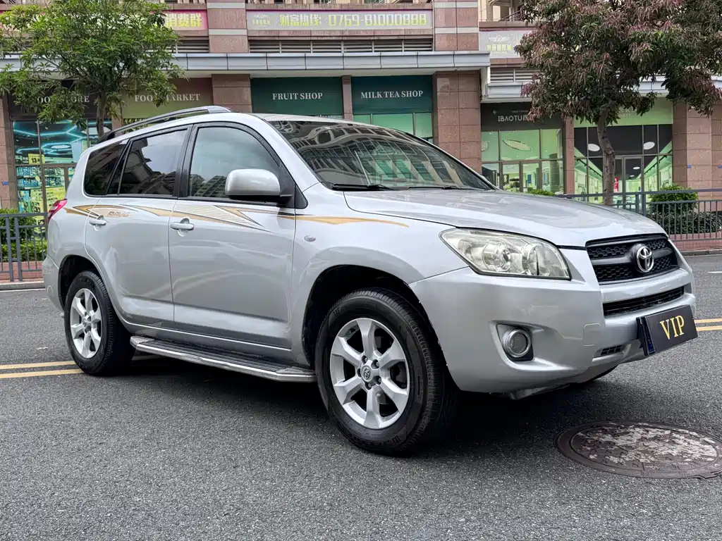 Toyota RAV4 — миниатюра 3