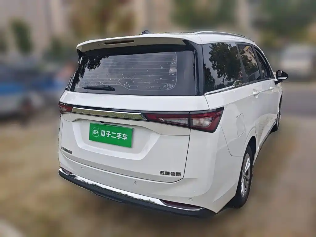 Wuling Jiachen — миниатюра 4