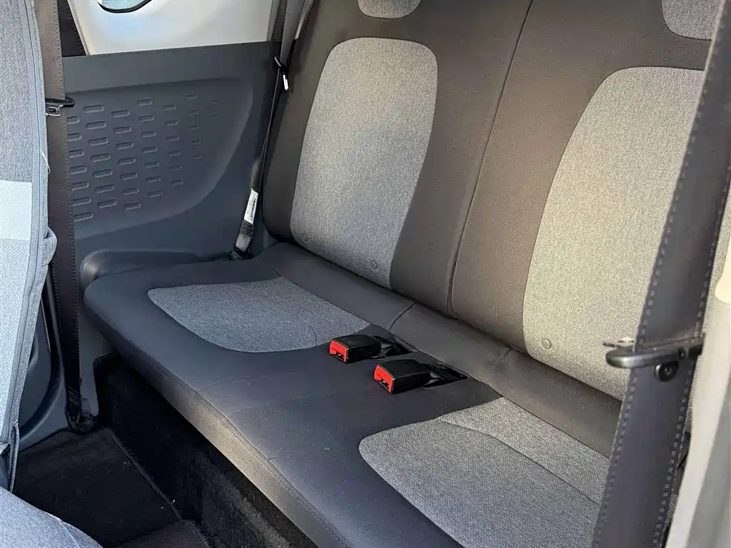 Wuling MINIEV — миниатюра 8