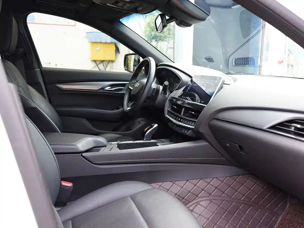 Cadillac CT5 — миниатюра 10