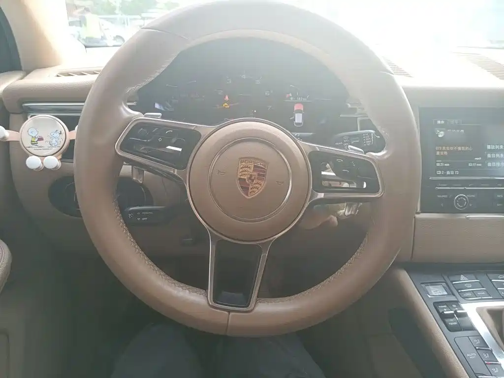 Porsche Macan — миниатюра 6