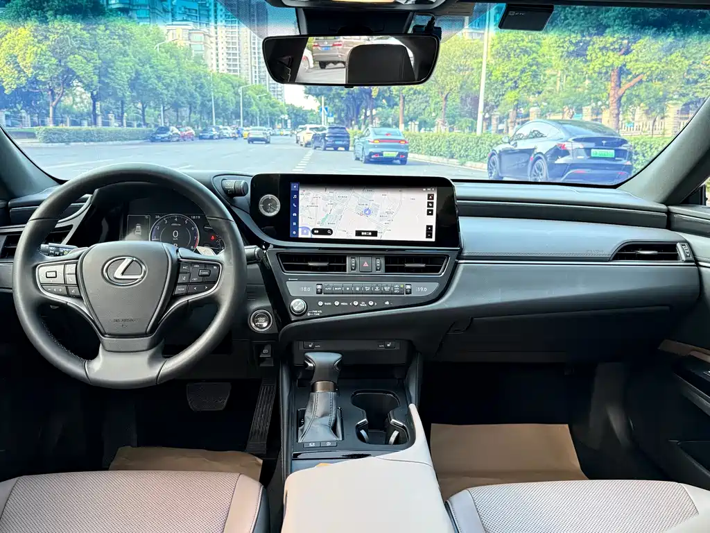 Lexus ES — миниатюра 6