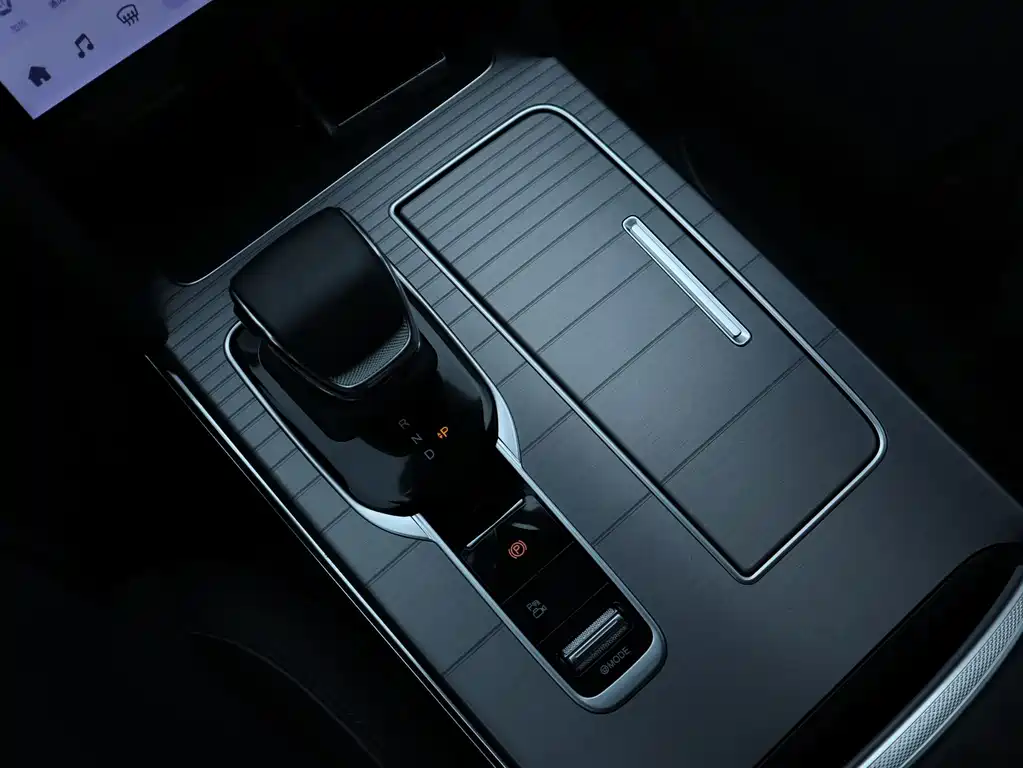 Hongqi Hongqi HS7 PHEV — миниатюра 25