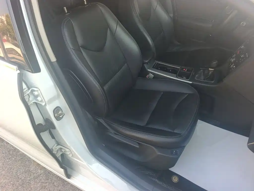 Citroen C4L — миниатюра 25