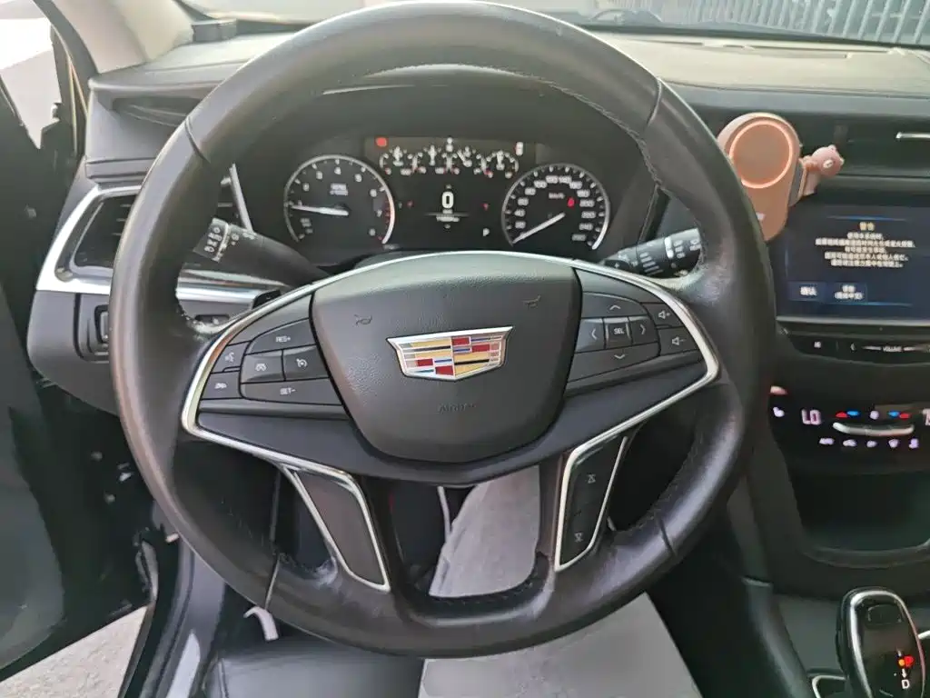 Cadillac XT5 — миниатюра 11