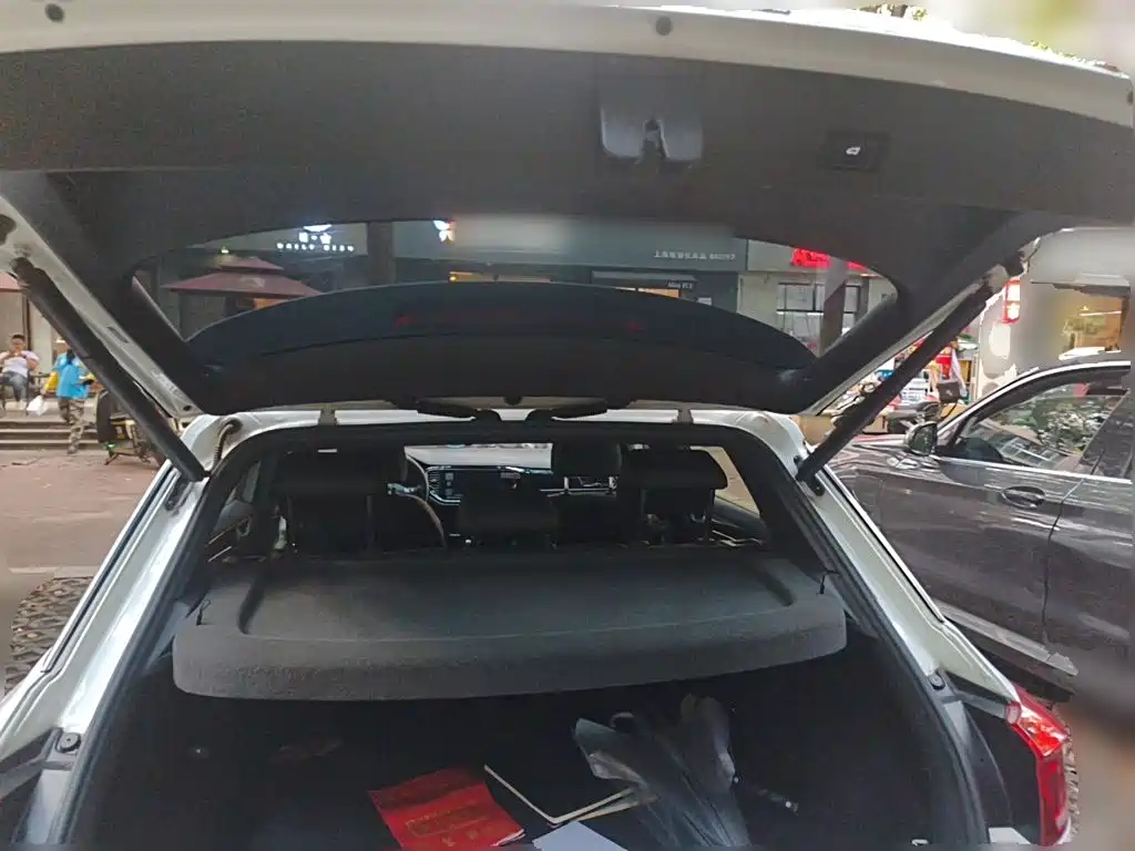 Volkswagen T-Roc — миниатюра 10
