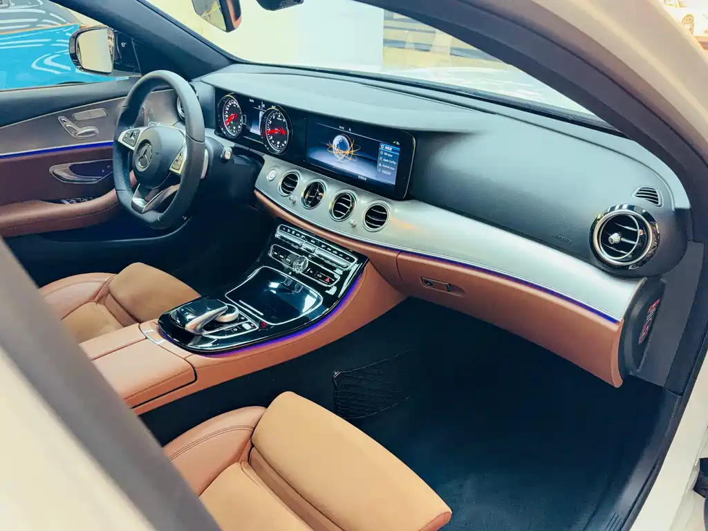 MERCEDES-BENZ E CLASS