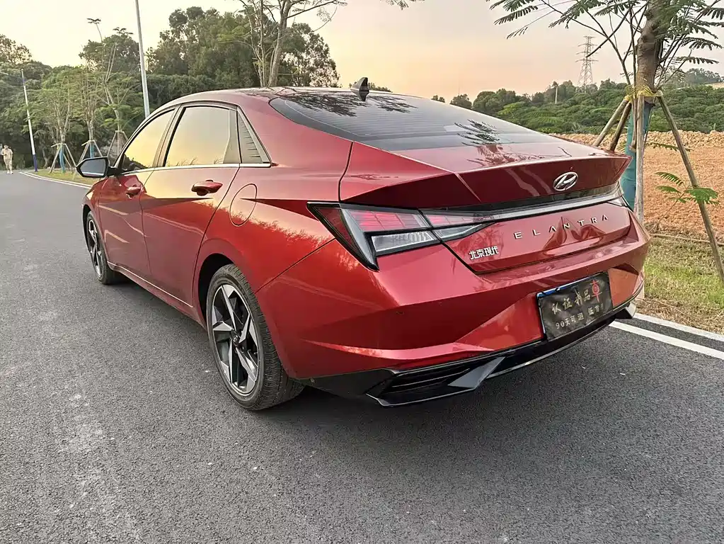 Hyundai Elantra — миниатюра 4