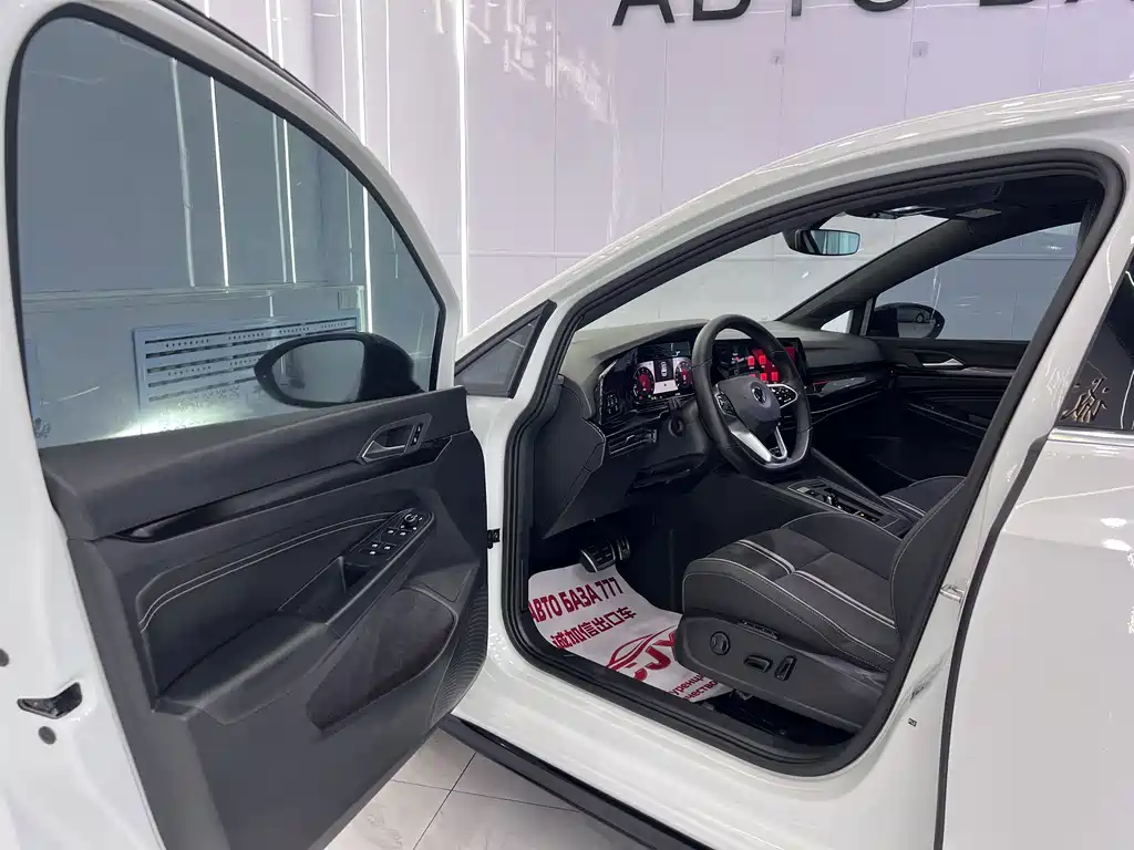 Volkswagen Golf — миниатюра 12