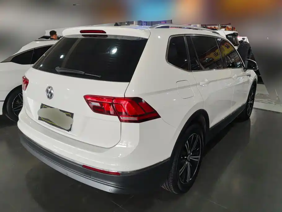Volkswagen Tiguan L — миниатюра 3