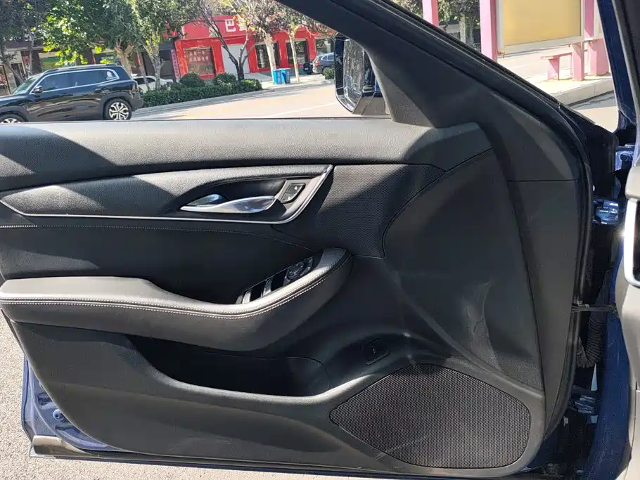 Cadillac CT5 — миниатюра 7