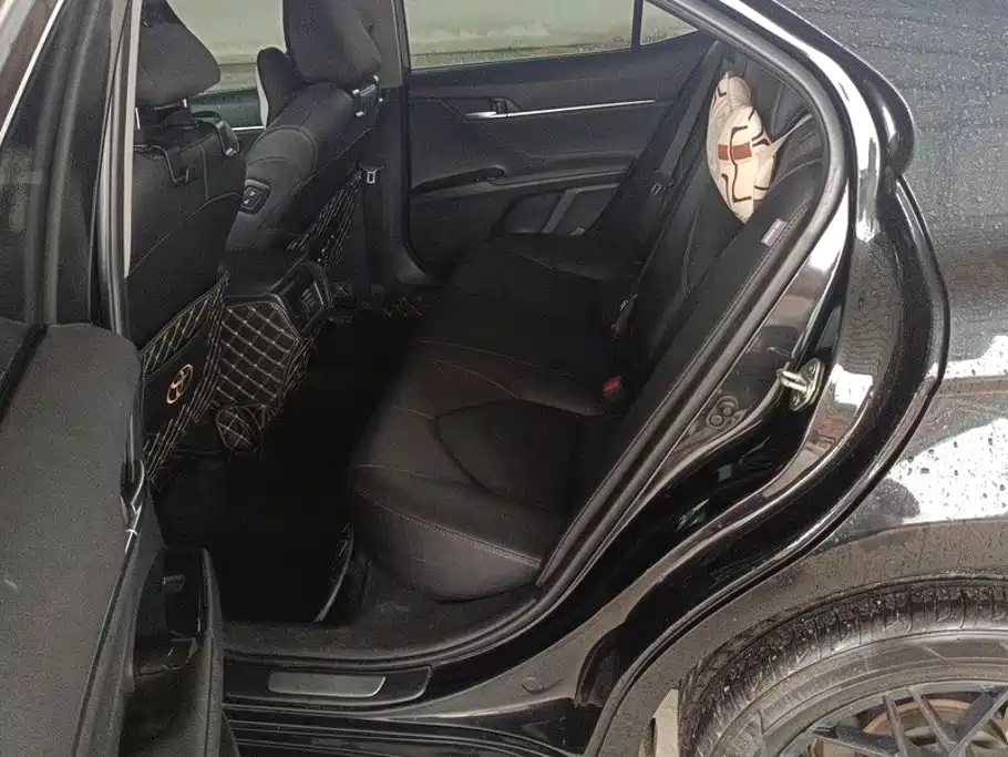 Toyota Camry — миниатюра 11